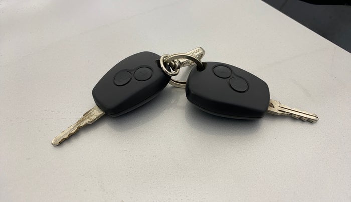 2014 Nissan Terrano XL (D), Diesel, Manual, 89,244 km, Key Close Up