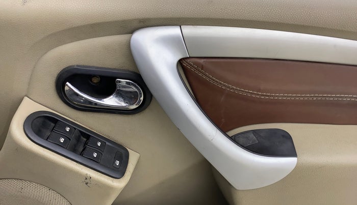 2014 Nissan Terrano XL (D), Diesel, Manual, 89,244 km, Driver Side Door Panels Control