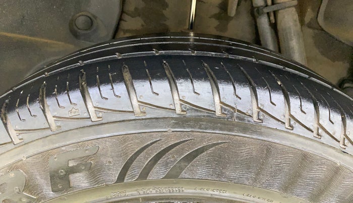 2014 Nissan Terrano XL (D), Diesel, Manual, 89,244 km, Right Rear Tyre Tread