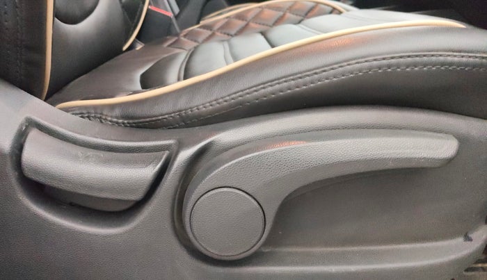 2016 Hyundai Creta SX PLUS AT 1.6 PETROL, Petrol, Automatic, 69,207 km, Driver Side Adjustment Panel