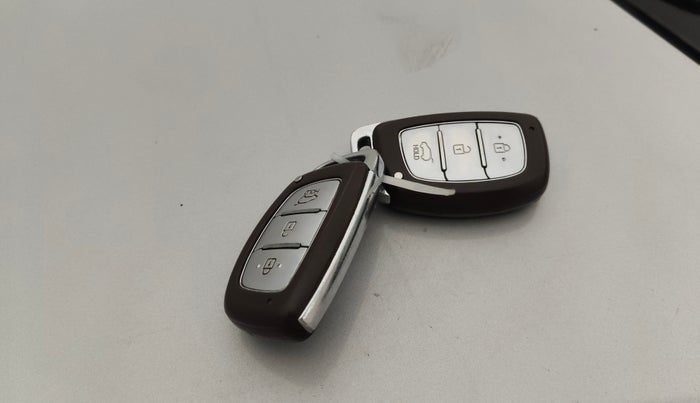 2016 Hyundai Creta SX PLUS AT 1.6 PETROL, Petrol, Automatic, 69,207 km, Key Close Up