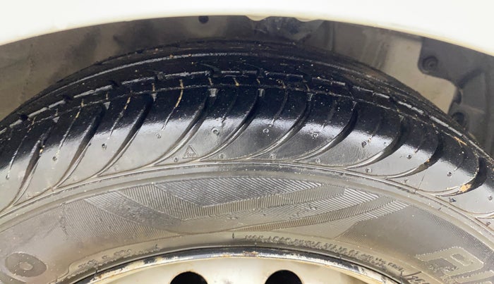 2017 Hyundai Eon ERA + SE, Petrol, Manual, 36,345 km, Right Front Tyre Tread