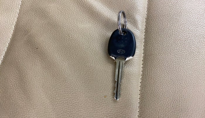 2017 Hyundai Eon ERA + SE, Petrol, Manual, 36,345 km, Key Close Up