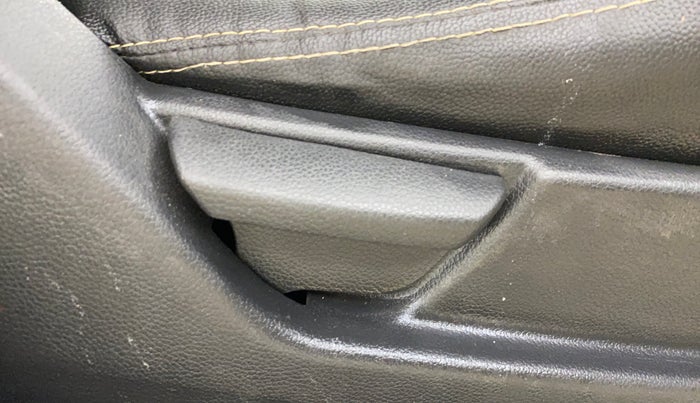 2017 Hyundai Eon ERA + SE, Petrol, Manual, 36,345 km, Driver Side Adjustment Panel