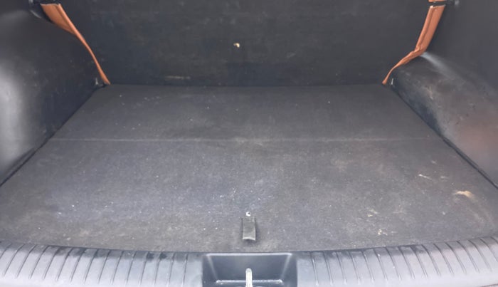 2017 Hyundai Creta 1.6 SX PLUS PETROL, Petrol, Manual, 47,521 km, Boot Inside