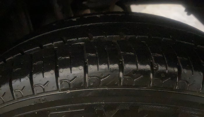 2014 Maruti Alto 800 LXI, Petrol, Manual, 31,792 km, Left Rear Tyre Tread