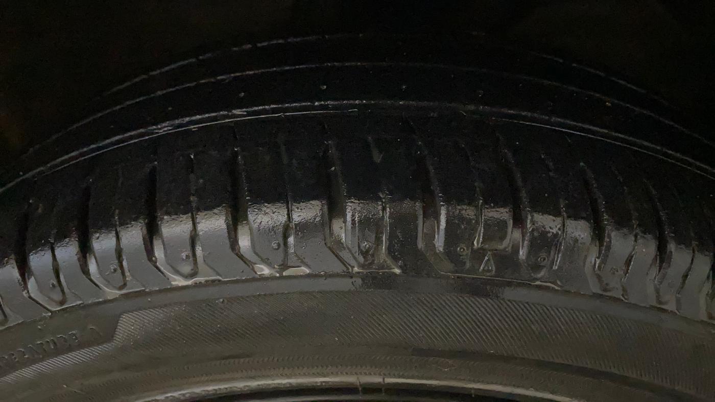 2021 Maruti Ertiga VXI AT SHVS, Petrol, Automatic, 20,649 km, Right Front Tyre Tread