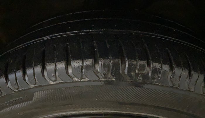 2021 Maruti Ertiga VXI AT SHVS, Petrol, Automatic, 20,649 km, Right Front Tyre Tread