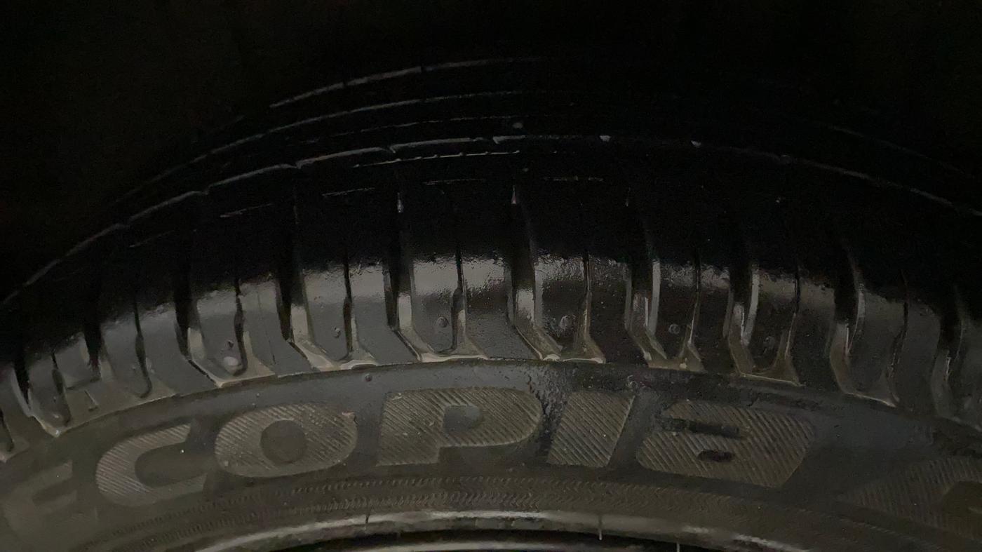 2021 Maruti Ertiga VXI AT SHVS, Petrol, Automatic, 20,649 km, Left Rear Tyre Tread