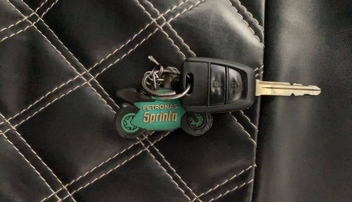 2018 Hyundai Grand i10 MAGNA 1.2 KAPPA VTVT, CNG, Manual, 94,898 km, Key Close Up