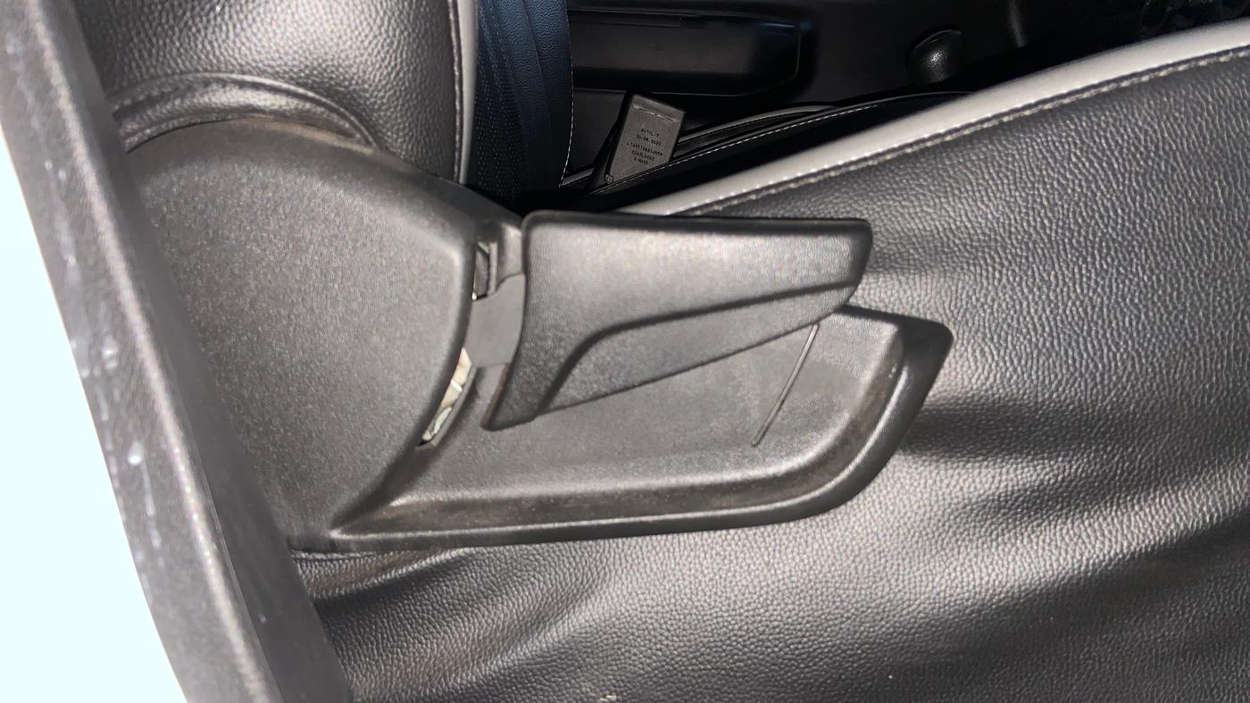 2020 Maruti S PRESSO VXI+, Petrol, Manual, 35,692 km, Driver Side Adjustment Panel