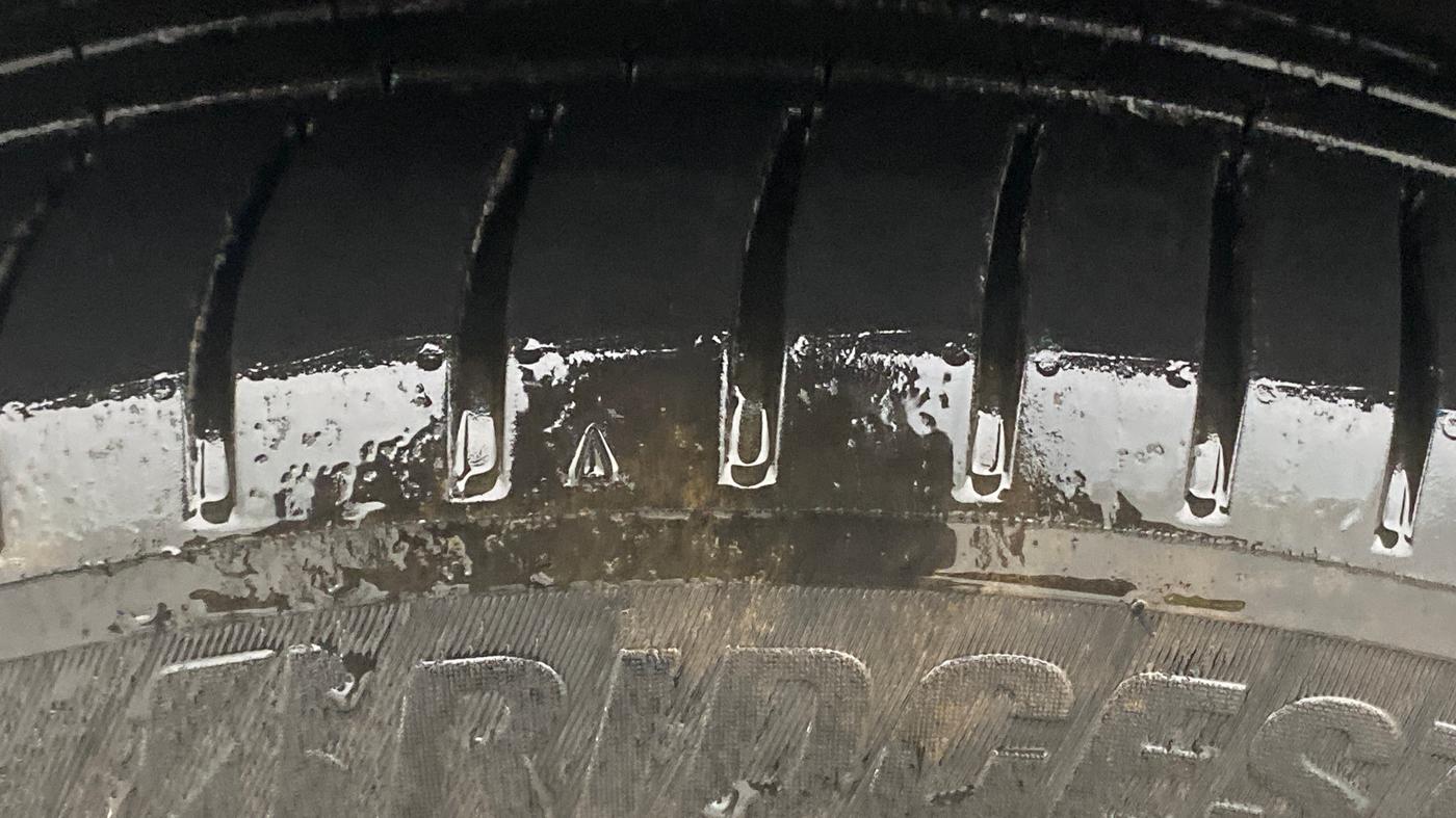 2023 MG HECTOR PLUS SAVVY PRO 1.5 TURBO CVT 7 STR, Petrol, Automatic, 62,118 km, Left Front Tyre Tread