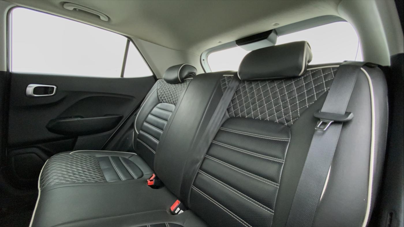 2019 Hyundai VENUE 1.0 TURBO GDI SX+ AT, Petrol, Automatic, 31,071 km, Right Side Rear Door Cabin