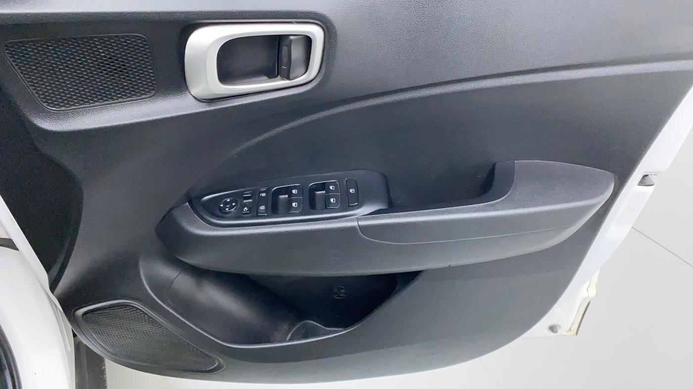2019 Hyundai VENUE 1.0 TURBO GDI SX+ AT, Petrol, Automatic, 31,071 km, Driver Side Door Panels Control