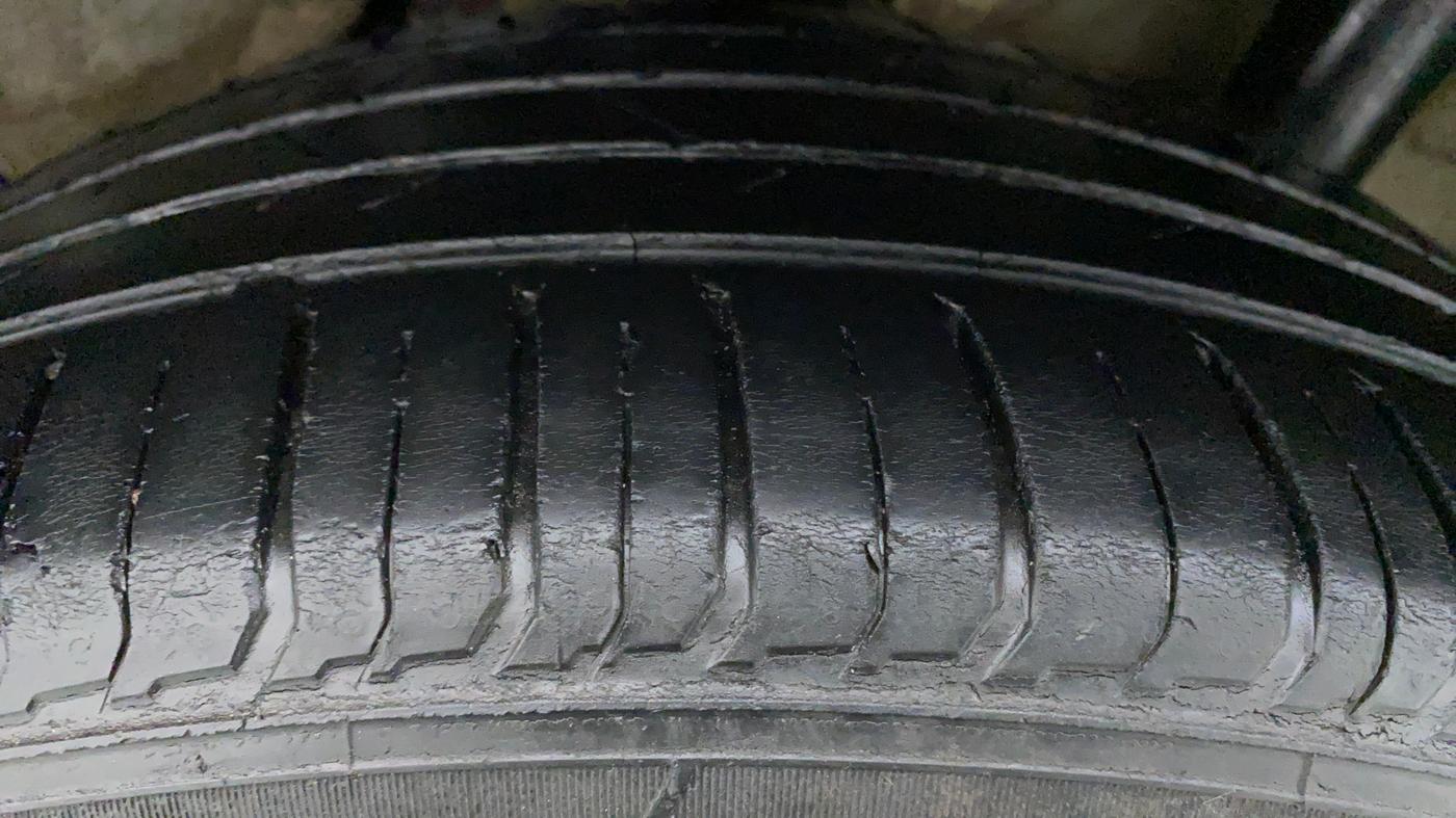 2019 Hyundai VENUE 1.0 TURBO GDI SX+ AT, Petrol, Automatic, 31,071 km, Right Rear Tyre Tread