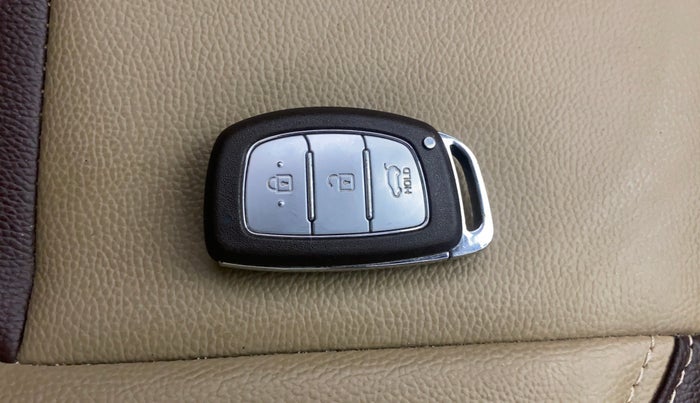 2019 Hyundai Elite i20 ASTA 1.2 (O), Petrol, Manual, 72,090 km, Key Close Up