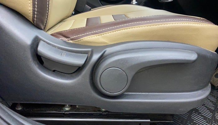 2019 Hyundai Elite i20 ASTA 1.2 (O), Petrol, Manual, 72,090 km, Driver Side Adjustment Panel