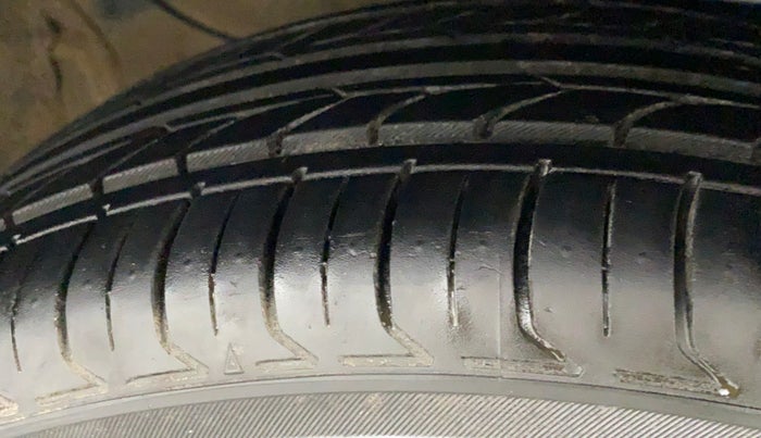 2021 KIA SONET HTX PLUS 1.5, Diesel, Manual, 33,161 km, Right Front Tyre Tread