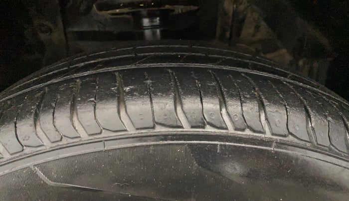 2017 Maruti Vitara Brezza LDI (O), Diesel, Manual, 91,559 km, Right Front Tyre Tread