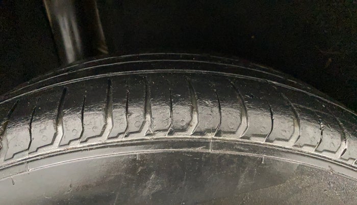 2017 Maruti Vitara Brezza LDI (O), Diesel, Manual, 91,559 km, Right Rear Tyre Tread