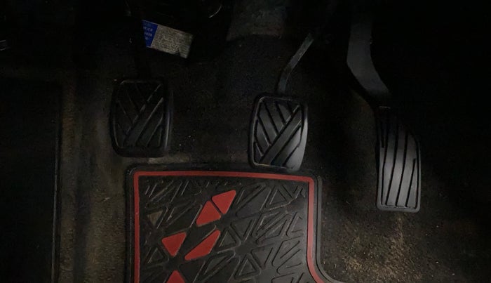 2017 Maruti Vitara Brezza LDI (O), Diesel, Manual, 91,559 km, Pedals