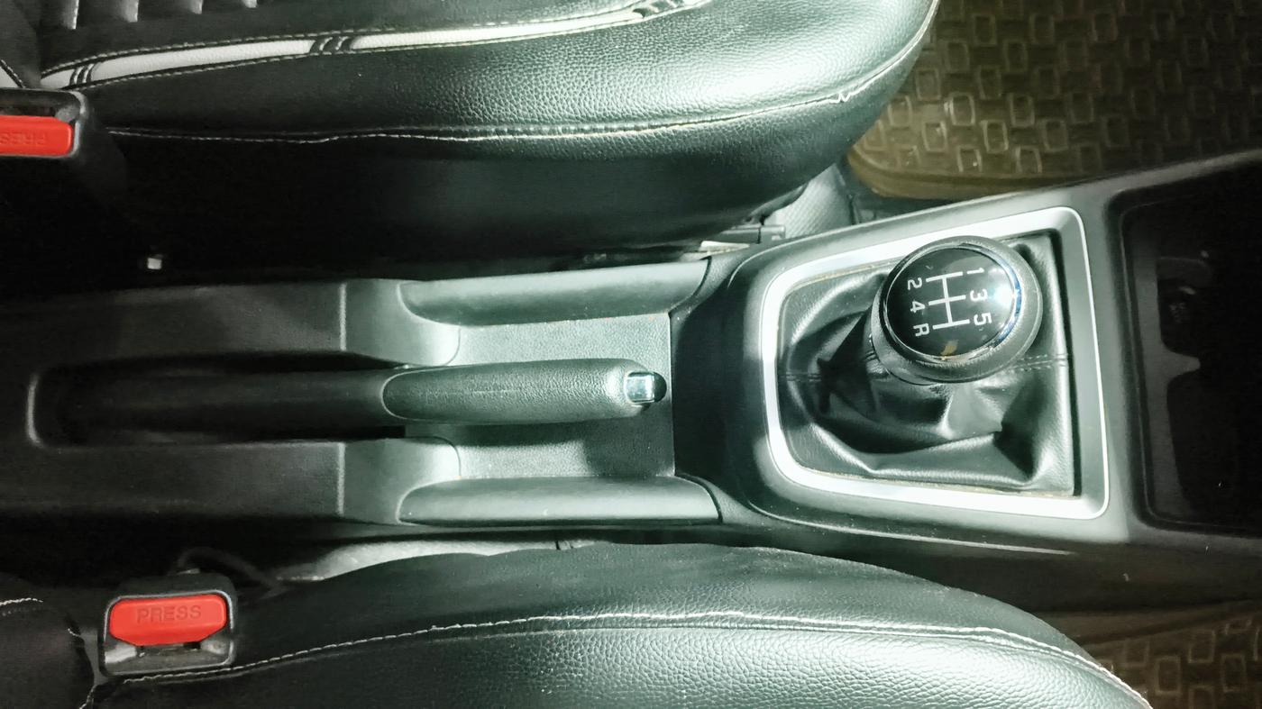 2018 Maruti Swift ZXI, Petrol, Manual, 91,044 km, Gear Lever