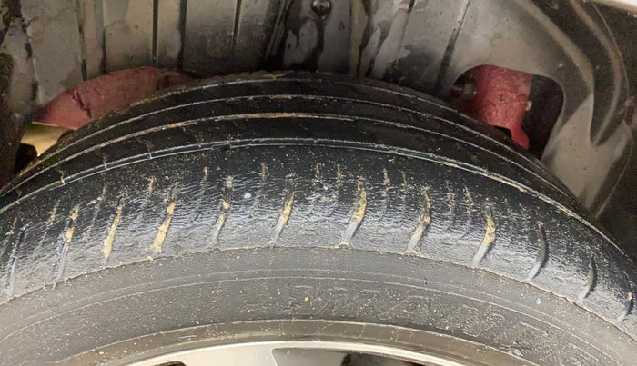 2019 Mahindra XUV300 W8 (O) 1.5 DIESEL, Diesel, Manual, 62,977 km, Right Rear Tyre Tread