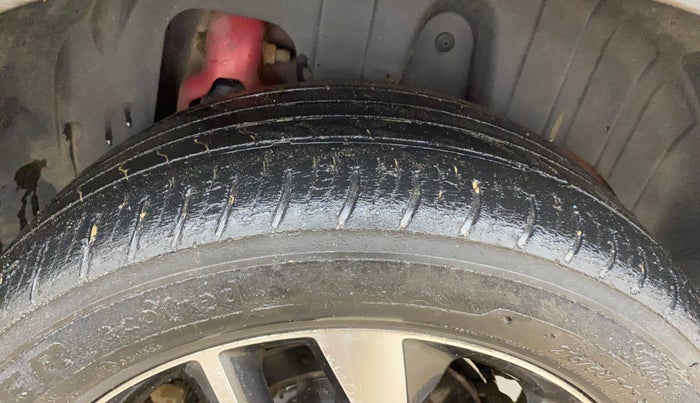 2019 Mahindra XUV300 W8 (O) 1.5 DIESEL, Diesel, Manual, 62,977 km, Left Rear Tyre Tread