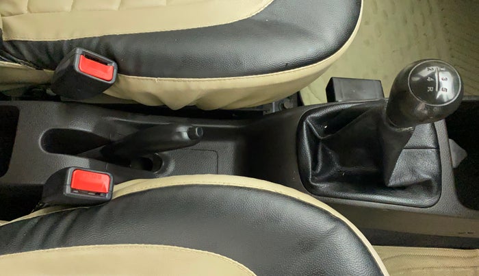 2017 Hyundai Eon ERA +, Petrol, Manual, 35,752 km, Gear Lever