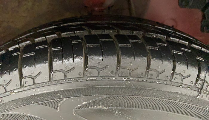 2017 Hyundai Eon ERA +, Petrol, Manual, 35,752 km, Right Front Tyre Tread
