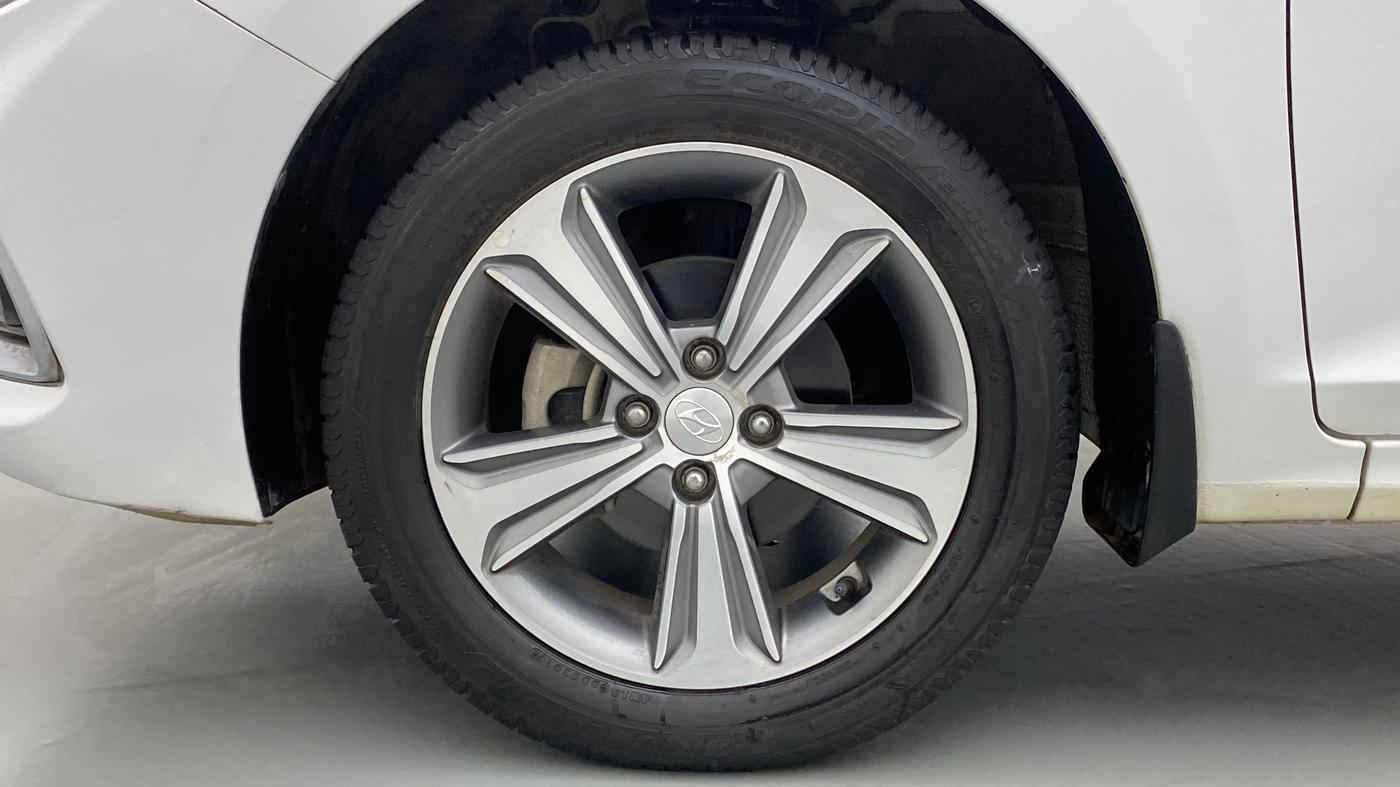 2017 Hyundai Verna 1.6 SX VTVT, Petrol, Manual, 14,161 km, Left Front Wheel