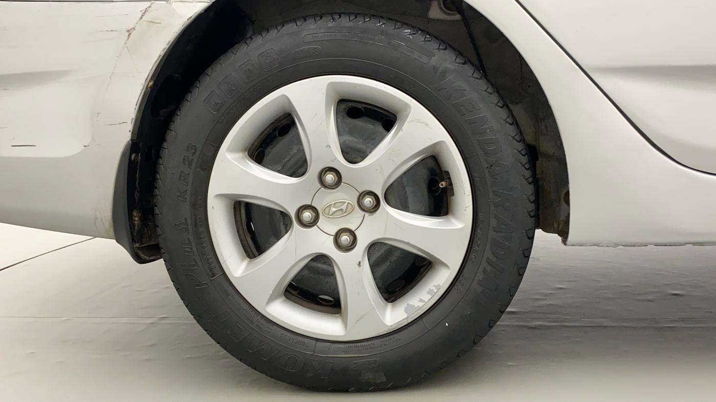 2012 Hyundai Verna FLUIDIC 1.6 VTVT EX, Petrol, Manual, 59,119 km, Right Rear Wheel