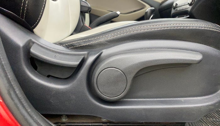 2016 Hyundai Elite i20 SPORTZ 1.4 CRDI, Diesel, Manual, 73,206 km, Driver Side Adjustment Panel