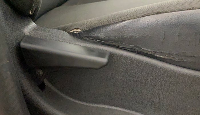 2016 Tata Tiago XM PETROL, Petrol, Manual, 1,07,366 km, Driver Side Adjustment Panel