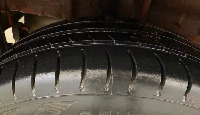 2016 Tata Tiago XM PETROL, Petrol, Manual, 1,07,366 km, Right Rear Tyre Tread