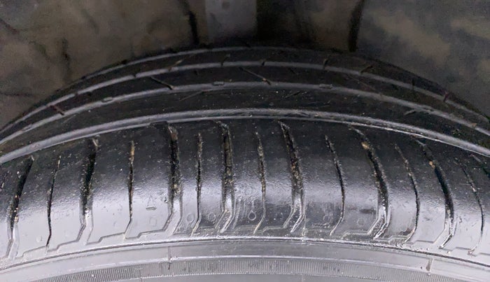 2020 Hyundai VENUE SX 1.0 GDI IMT, Petrol, Manual, 21,044 km, Right Front Tyre Tread