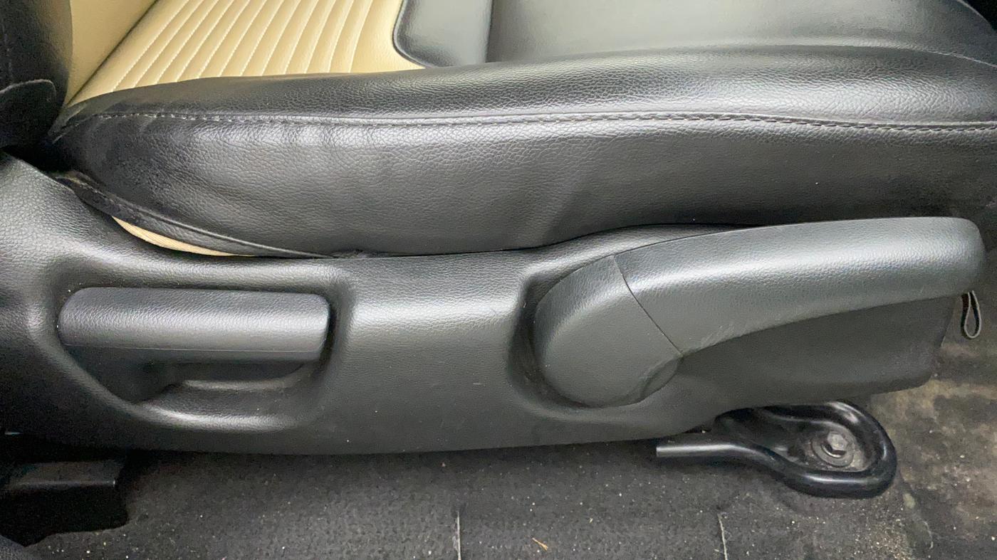 2018 Honda Jazz 1.2L I-VTEC V CVT, Petrol, Automatic, 21,319 km, Driver Side Adjustment Panel