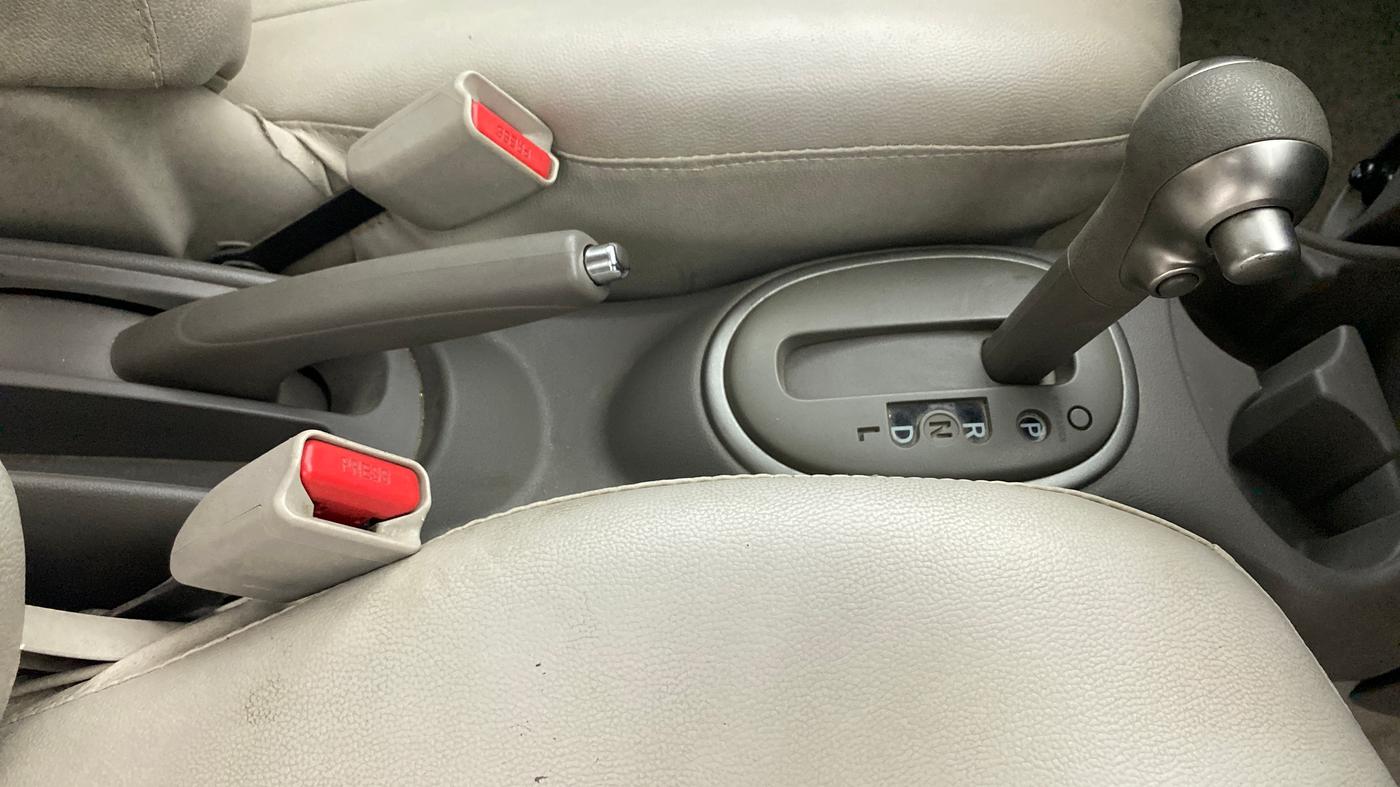 2015 Nissan Micra XL CVT, Petrol, Automatic, 23,715 km, Gear Lever