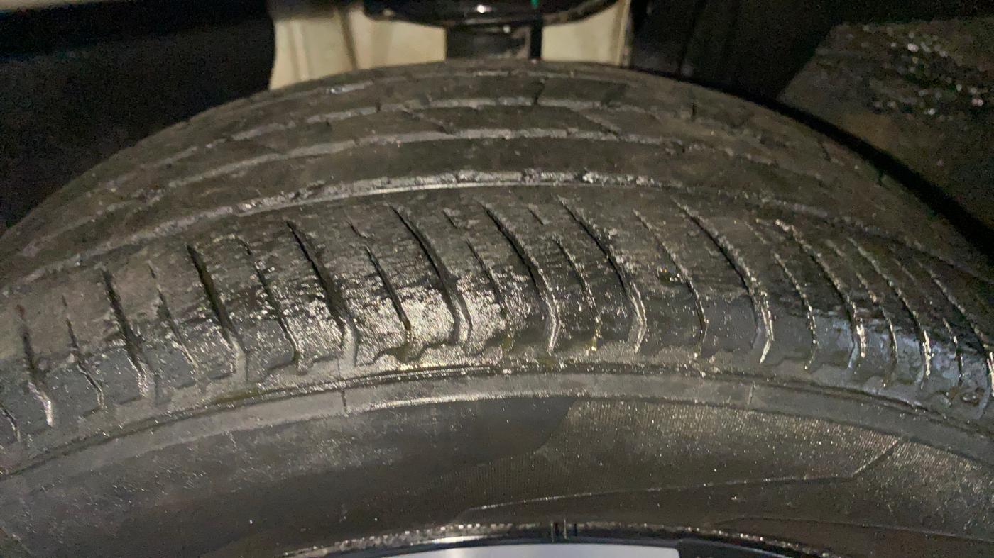 2021 Nissan MAGNITE XL TURBO, Petrol, Manual, 54,169 km, Left Front Tyre Tread