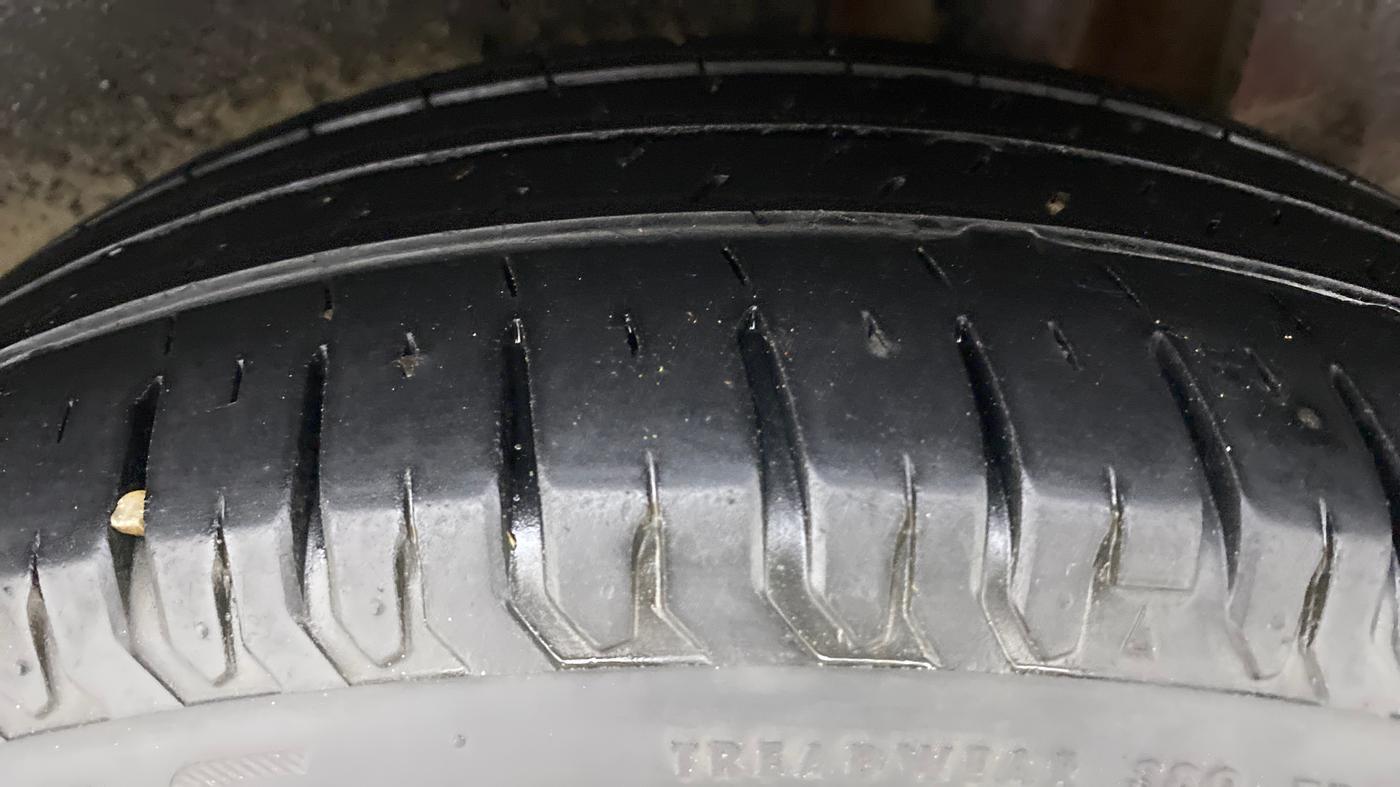 2017 Maruti Dzire ZXI Plus AMT, Petrol, Automatic, 76,239 km, Left Rear Tyre Tread