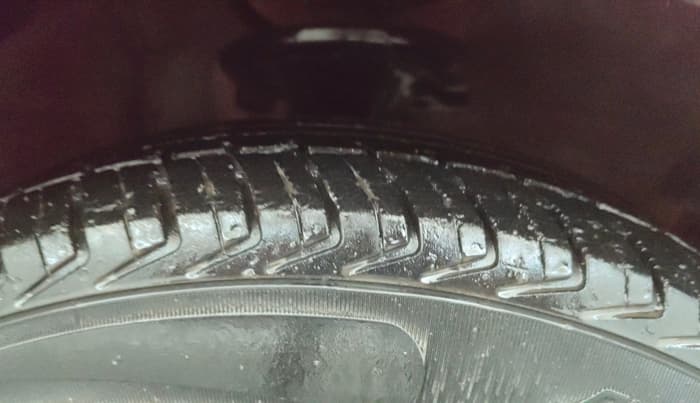 2013 Hyundai i10 MAGNA 1.2, Petrol, Manual, 42,042 km, Right Front Tyre Tread