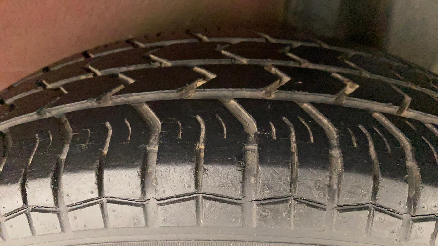 2011 Maruti Ritz LXI, Petrol, Manual, 33,945 km, Left Rear Tyre Tread