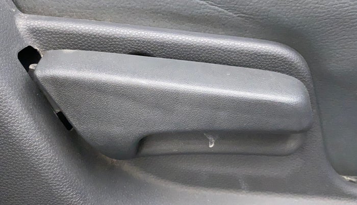 2011 Maruti Ritz LXI, Petrol, Manual, 33,945 km, Driver Side Adjustment Panel