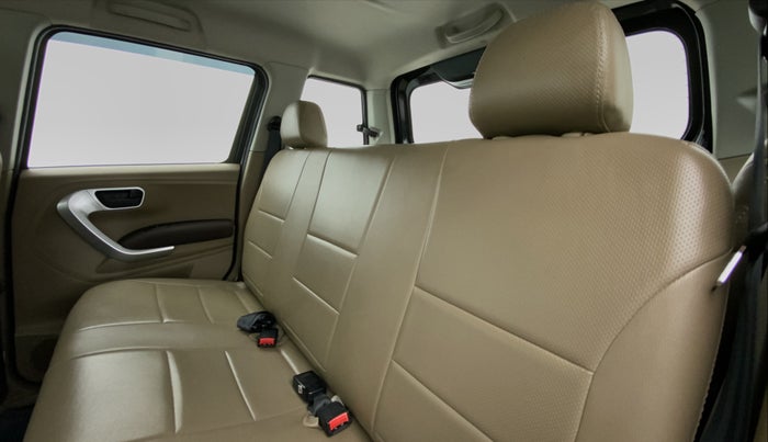 2017 Mahindra TUV300 T8, Diesel, Manual, 48,858 km, Right Side Rear Door Cabin