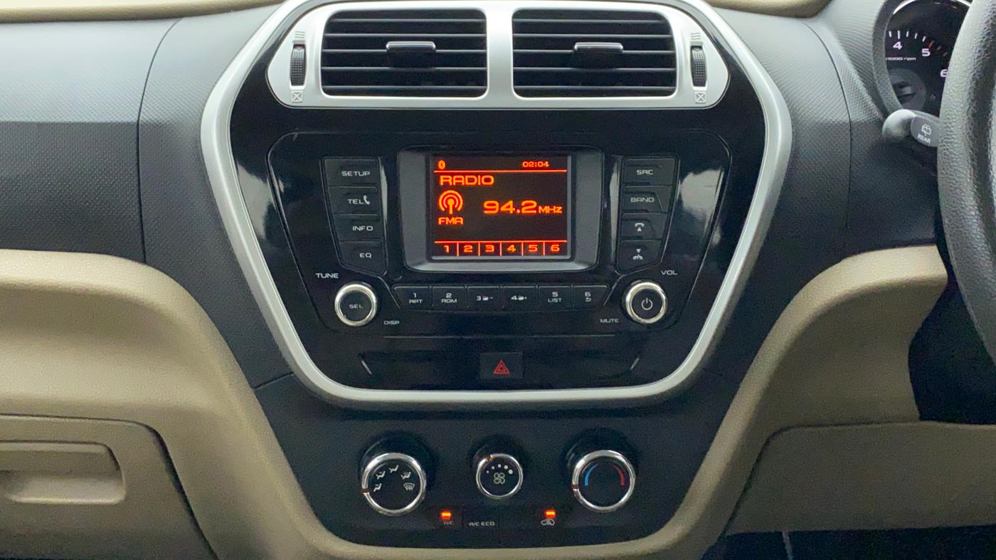 2017 Mahindra TUV300 T8, Diesel, Manual, 48,858 km, Air Conditioner