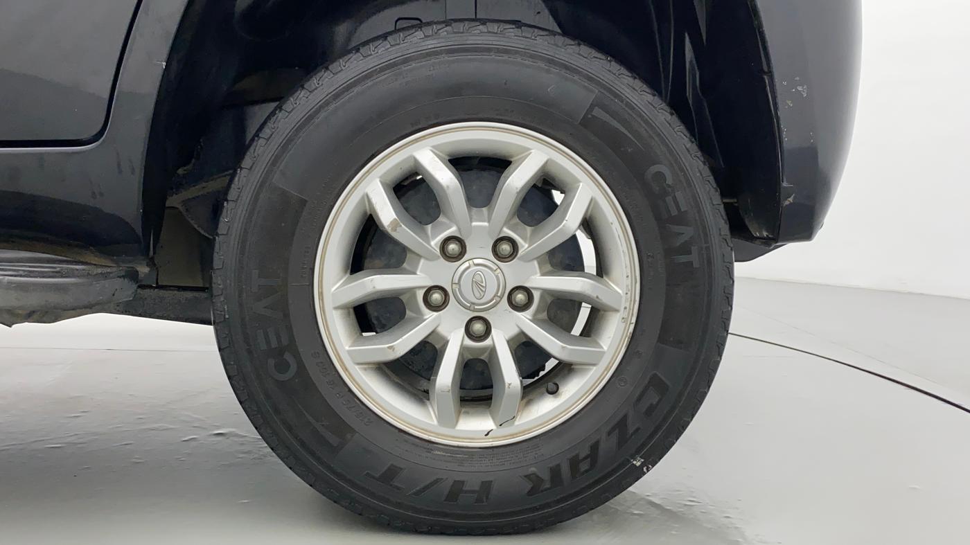 2017 Mahindra TUV300 T8, Diesel, Manual, 48,858 km, Left Rear Wheel