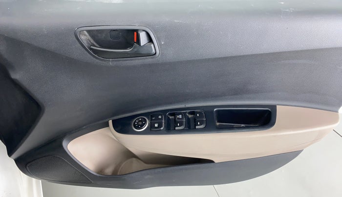 2017 Hyundai Grand i10 Magna 1.2 AT  VTVT, Petrol, Automatic, 43,146 km, Driver Side Door Panels Control