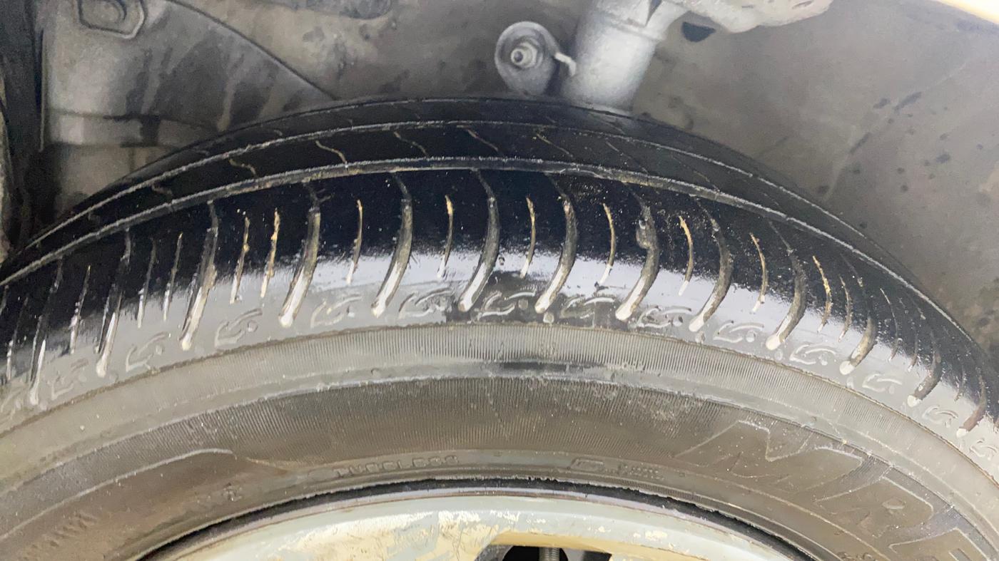 2013 Honda Brio S MT, Petrol, Manual, 92,512 km, Left Front Tyre Tread