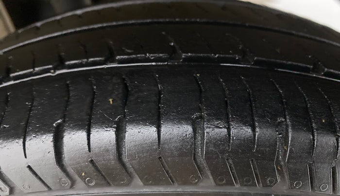 2021 Maruti Alto LXI CNG, CNG, Manual, 51,606 km, Left Rear Tyre Tread
