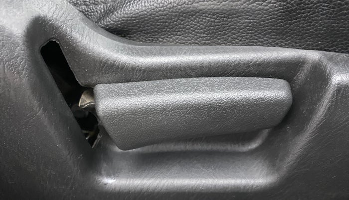 2021 Maruti Alto LXI CNG, CNG, Manual, 51,606 km, Driver Side Adjustment Panel